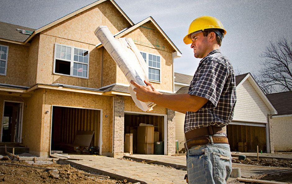 A contractor outside a Florida home